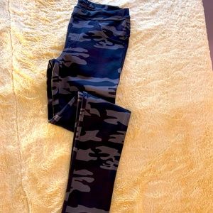 Sanctuary camo leggings